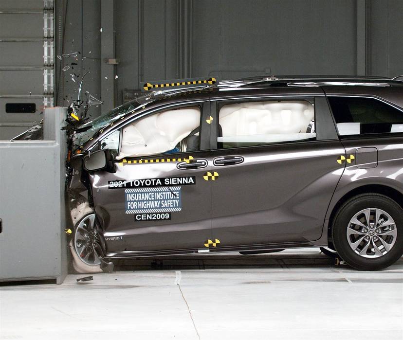 minivans-crash-test-2025-iihs-03