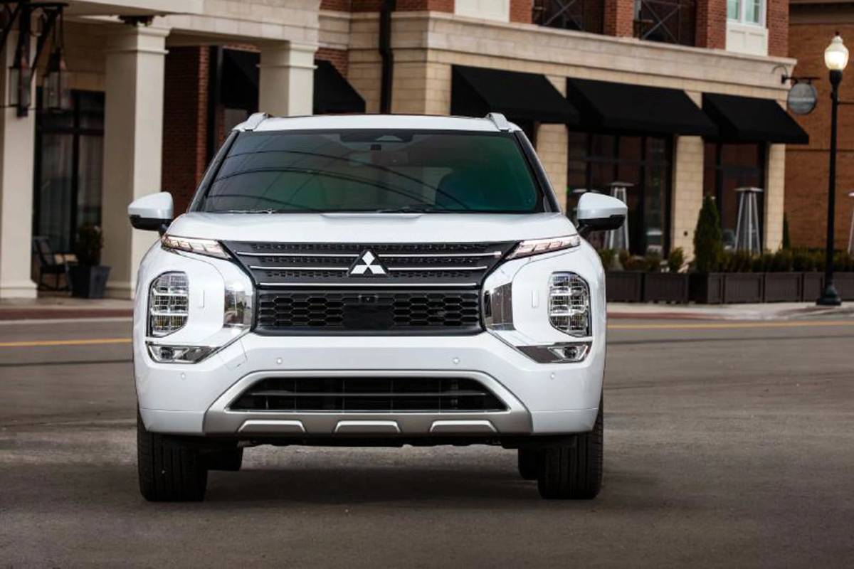 Front Lower Grille Insert For 2022-2024 Mitsubishi Outlander – Black Plastic