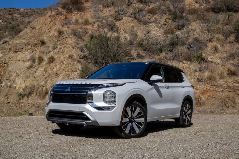 mitsubishi-outlander-2025-01-exterior-front-angle