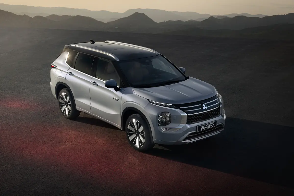 mitsubishi outlander plug in hybrid 2026 exterior oem 01 jpg