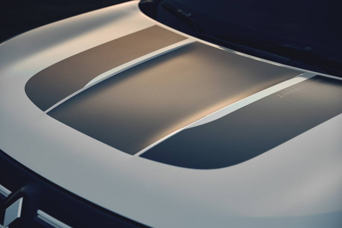 mitsubishi outlander trail edition 2025 interior oem 04 jpg