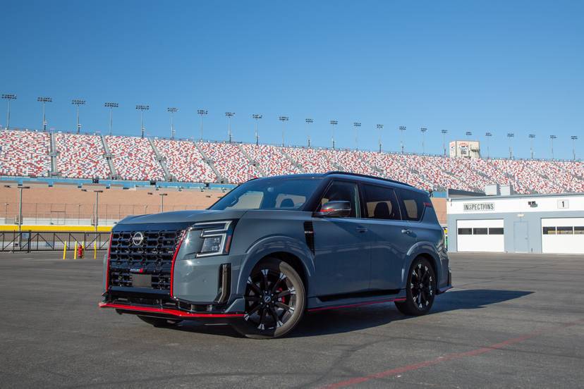 nissan-armada-nismo-2026-01-exterior-front-angle-blue