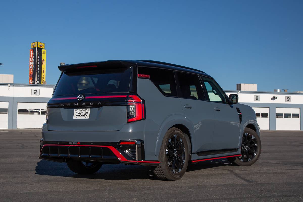 nissan armada nismo 2026 08 exterior rear angle blue jpg