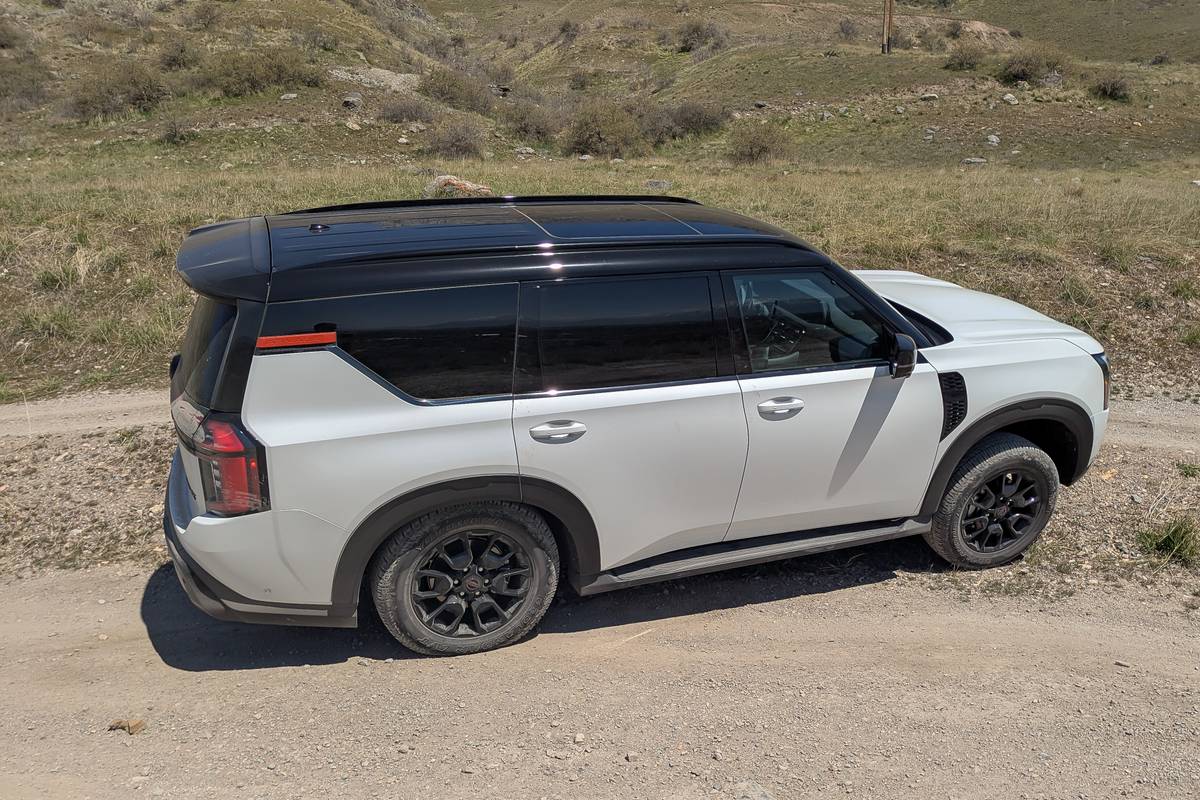 nissan armada pro 4x 2025 11 exterior offroad profile jpg