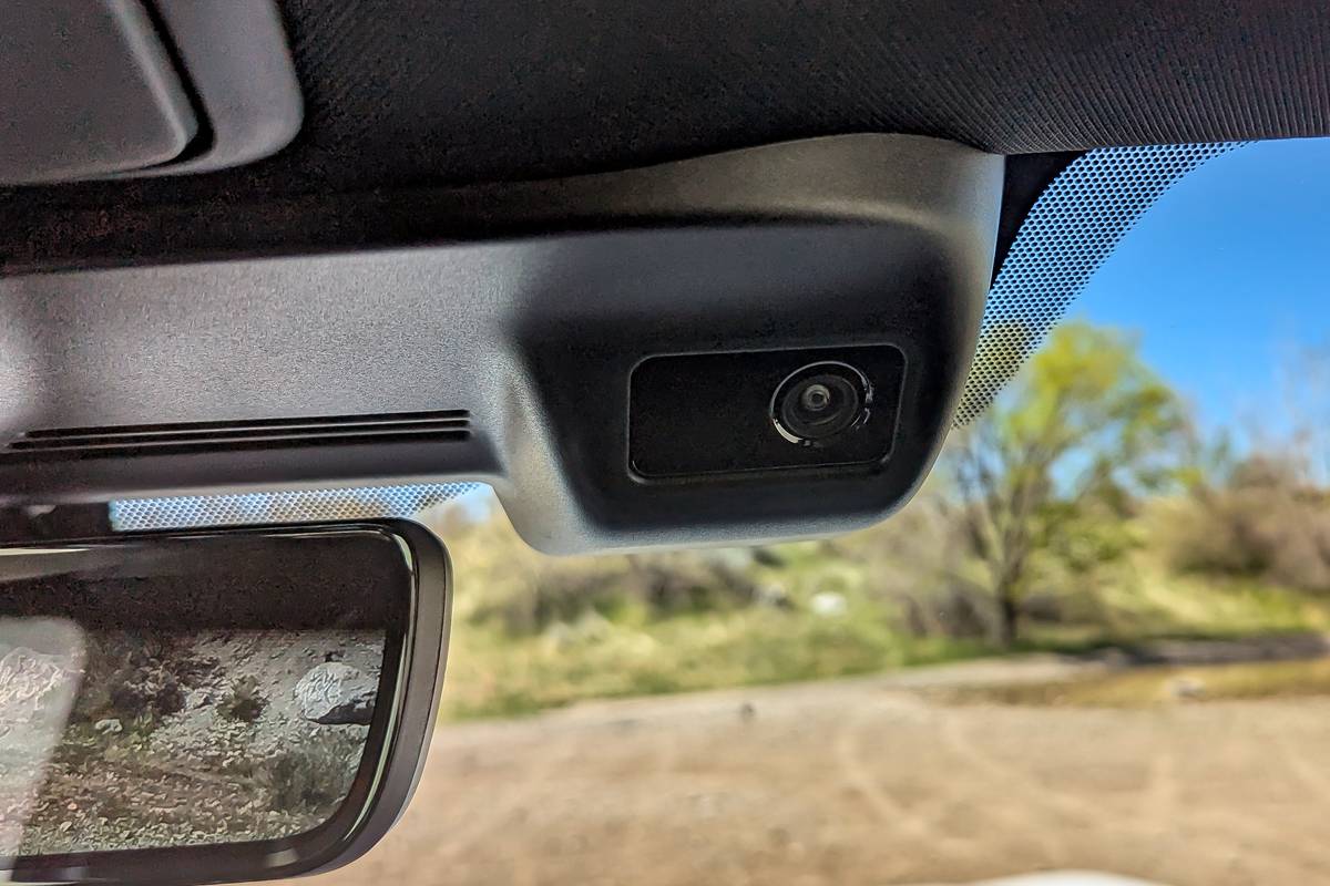 nissan armada pro 4x 2025 31 interior overhead camera jpg