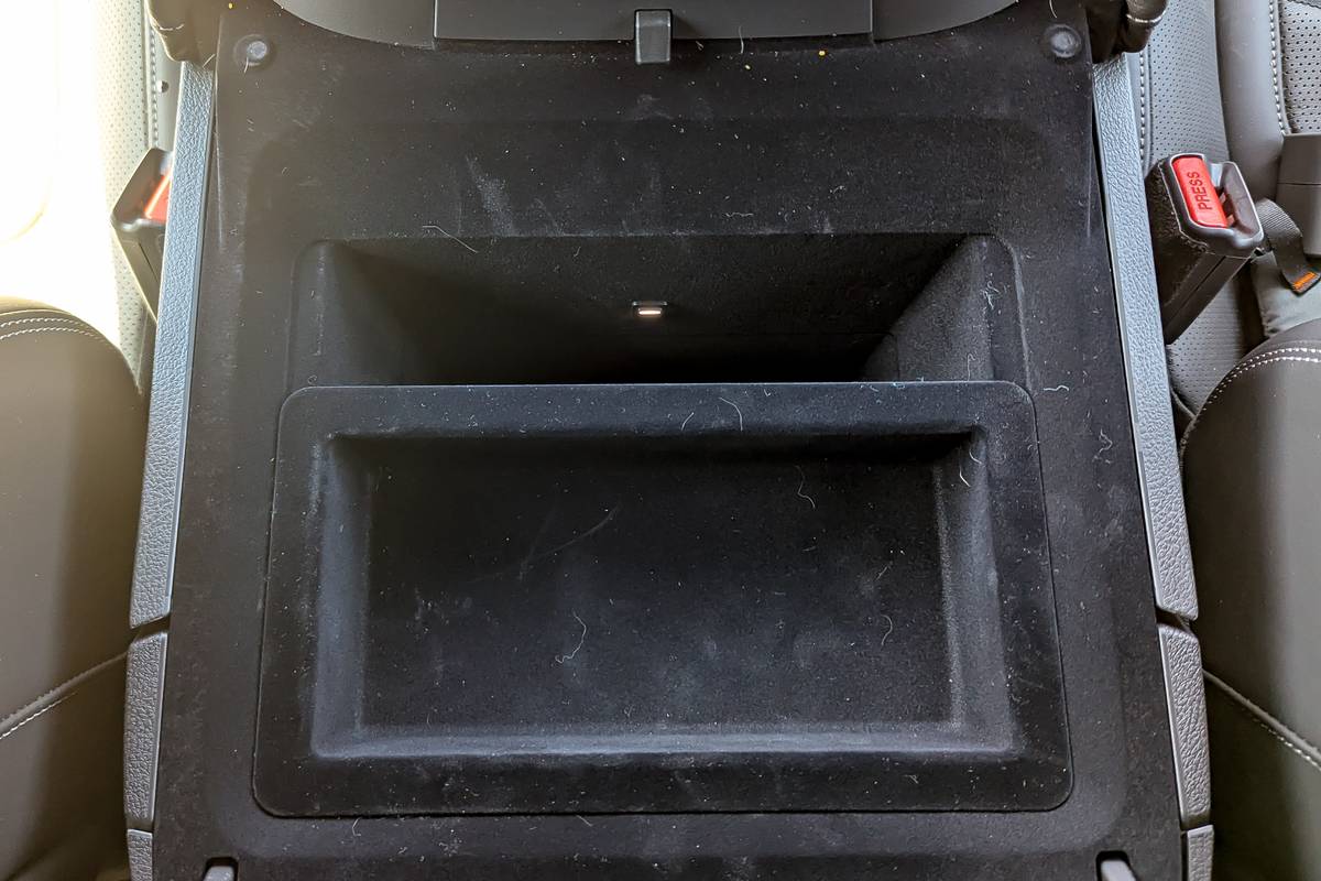 nissan armada pro 4x 2025 33 interior center console cargo jpg