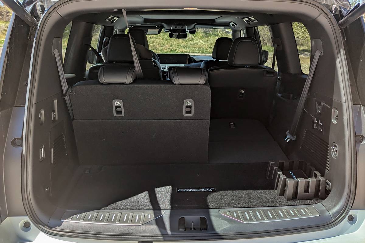 nissan armada pro 4x 2025 41 interior cargo jpg