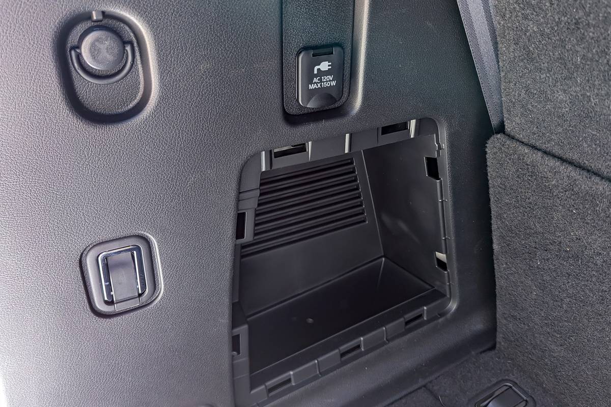 nissan armada pro 4x 2025 43 interior cargo outlet jpg
