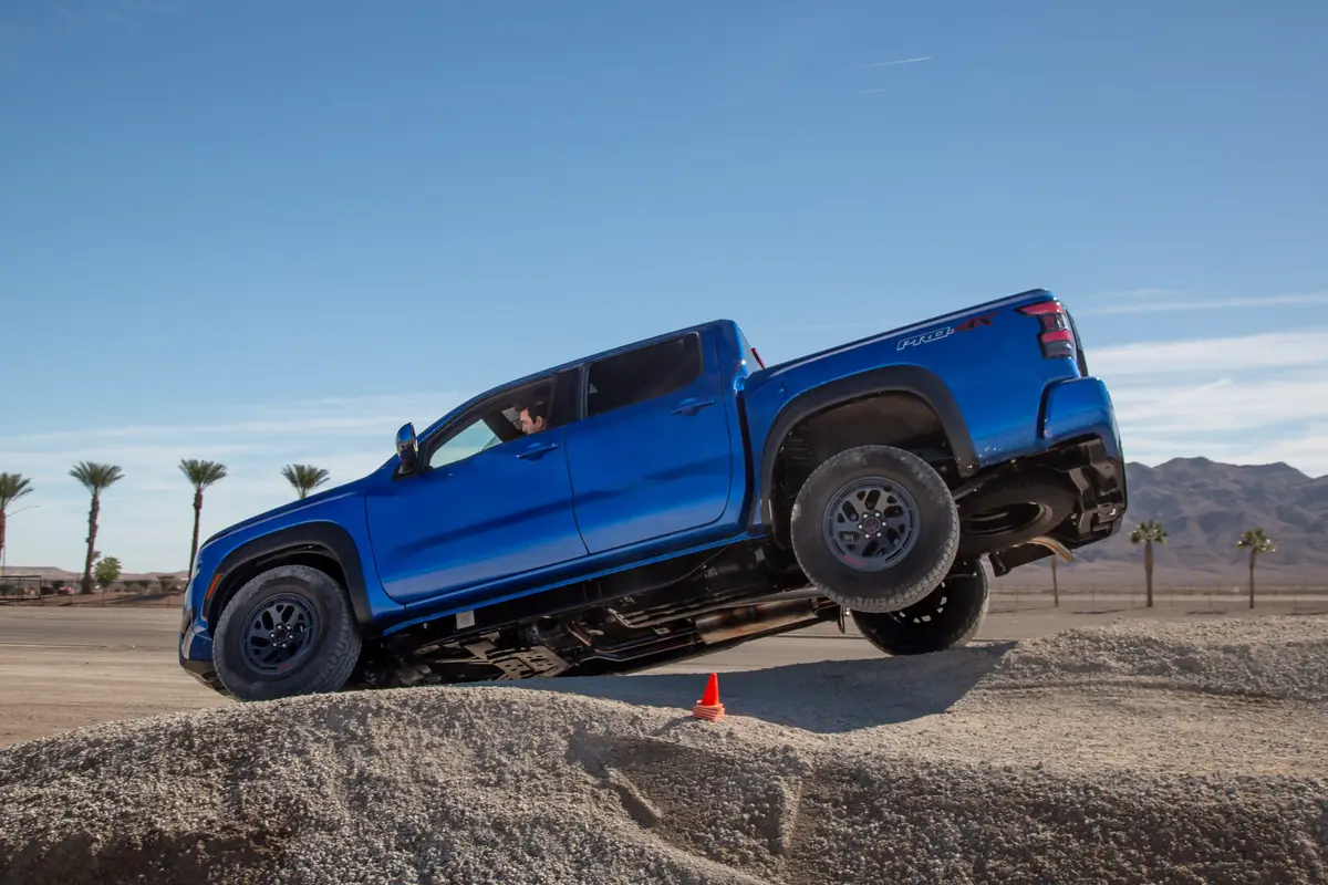 nissan frontier pro 4x 2026 17 exterior offroad profile scaled jpg