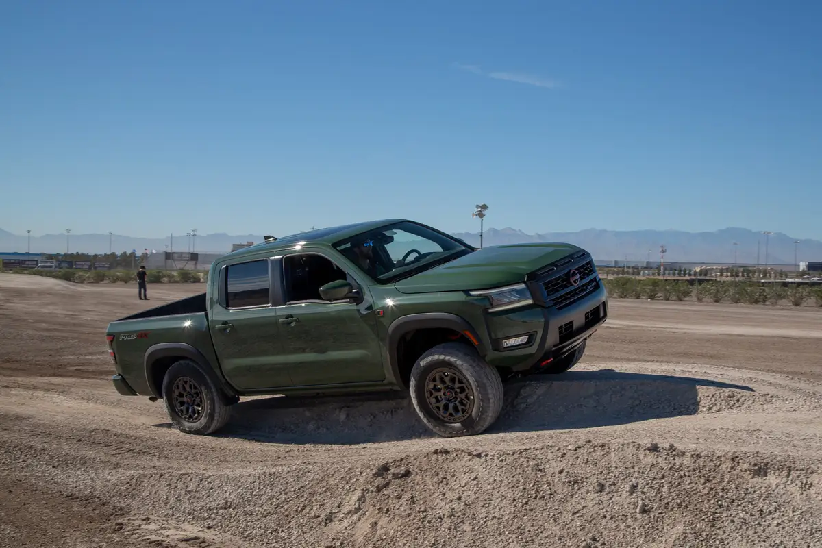 nissan frontier pro 4x r 2026 18 exterior offroad profile scaled jpg