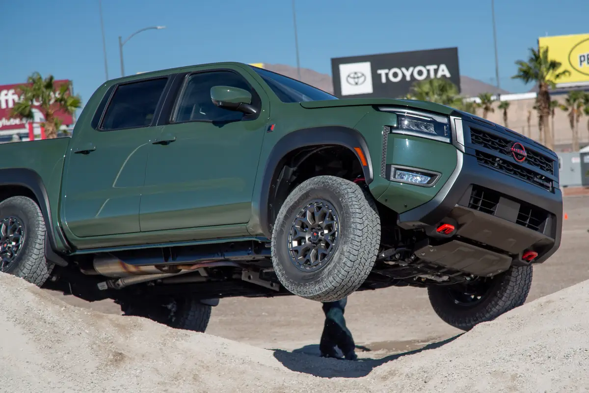 nissan frontier pro 4x r 2026 22 exterior offroad front angle scaled jpg