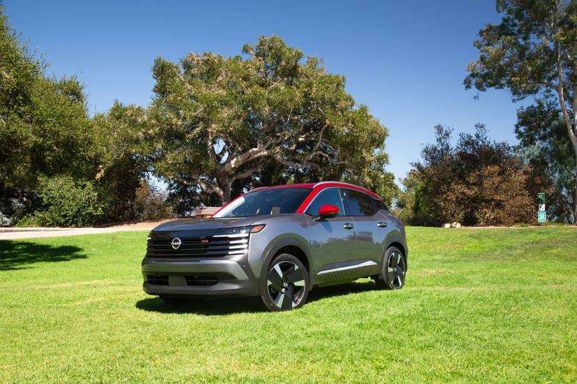 nissan-kicks-2025-12-exterior-front-angle
