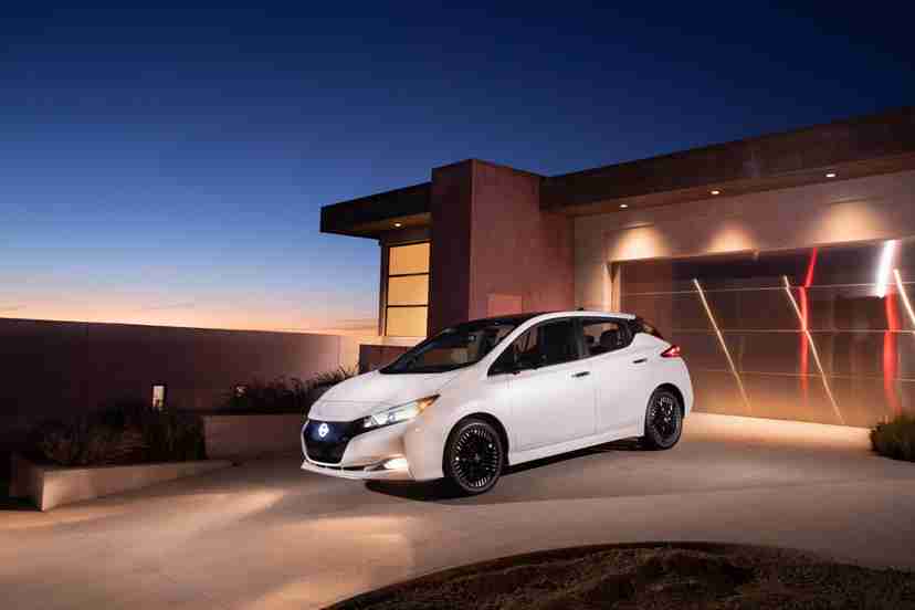 nissan-leaf-2023-038-compact-exterior-front-angle-sedan-white