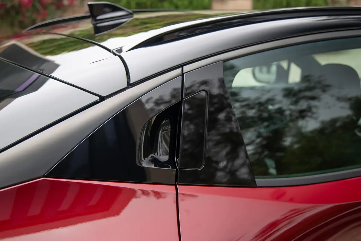 nissan leaf 2026 07 exterior door controls jpg