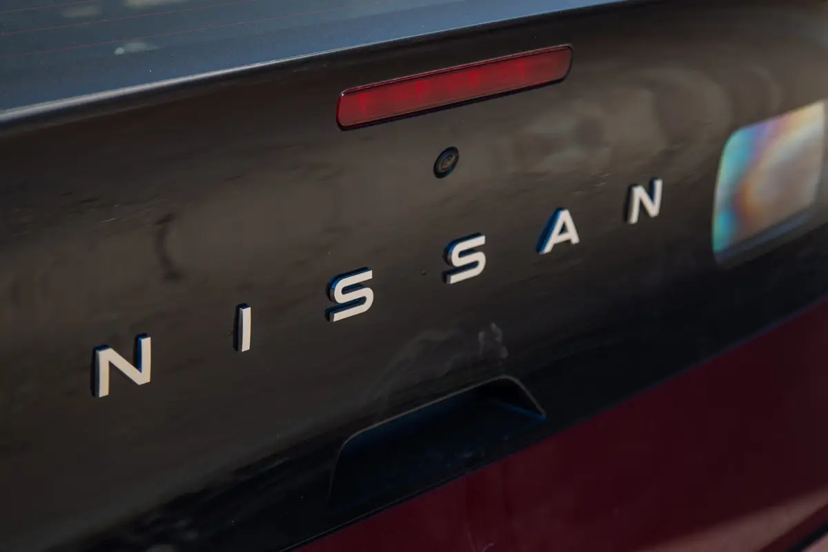 nissan leaf 2026 12 exterior rear red scaled jpg