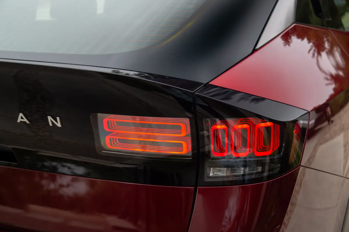 nissan leaf 2026 13 exterior taillight jpg