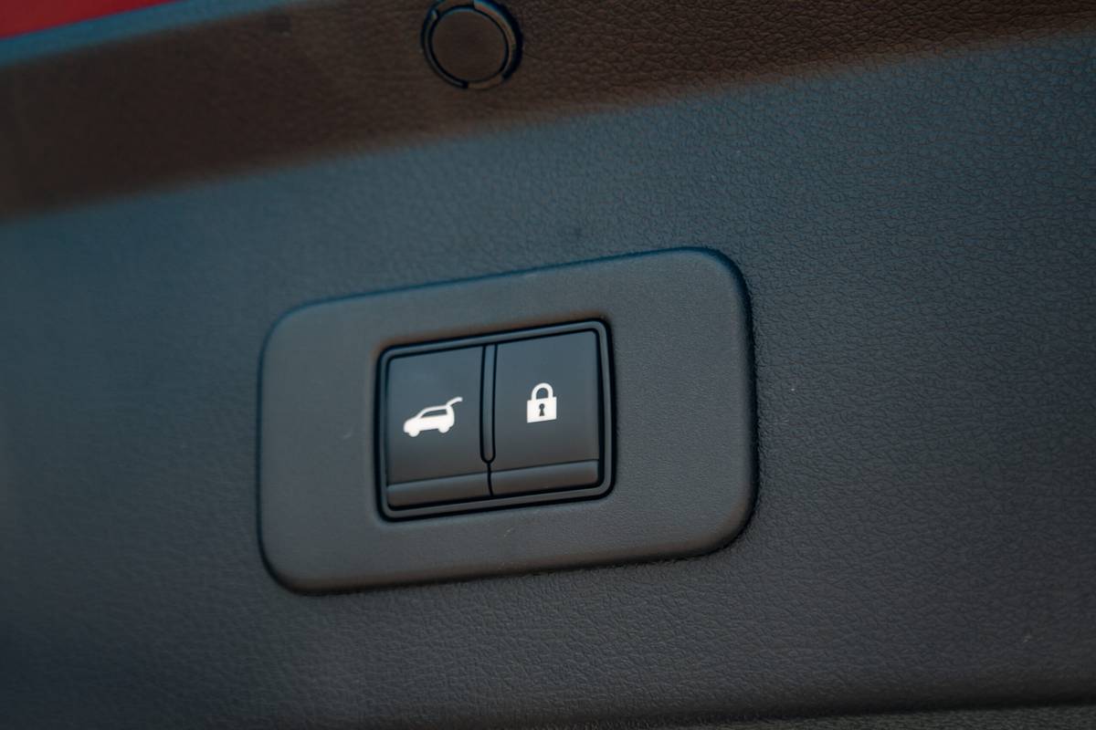 nissan leaf 2026 15 interior cargo scaled jpg