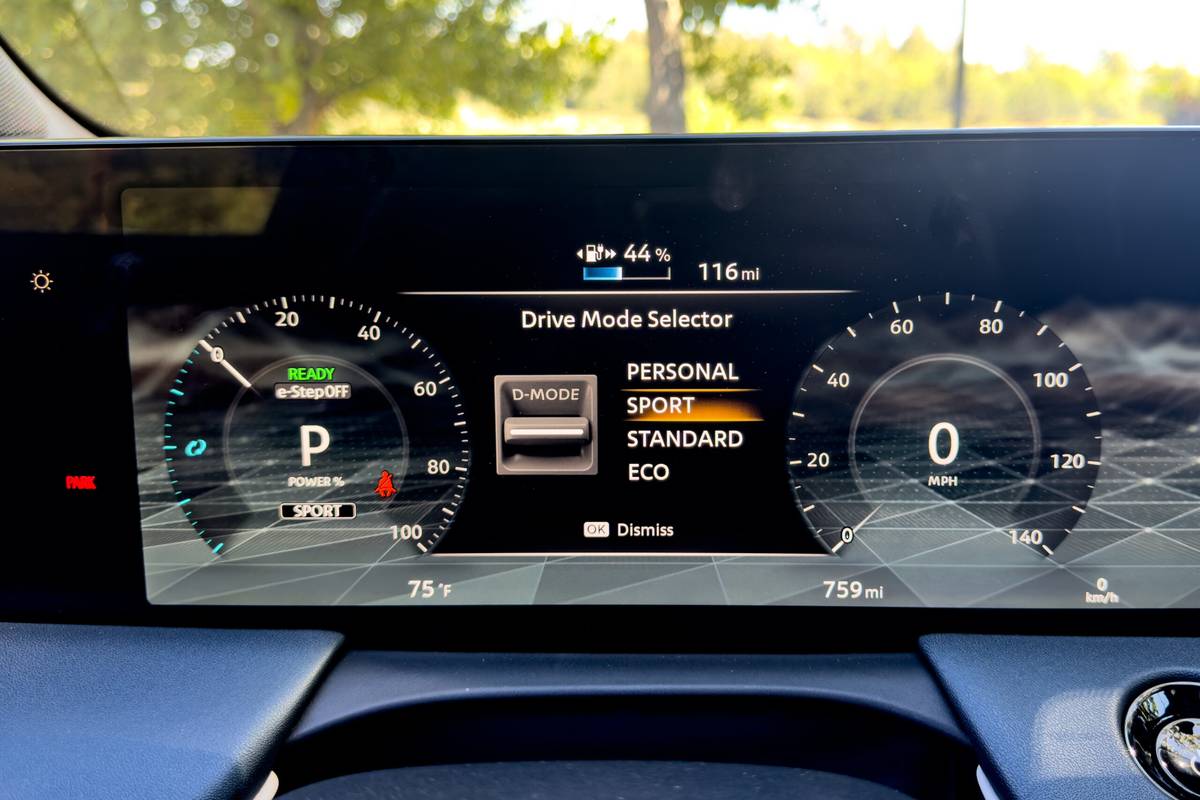 nissan leaf 2026 21 interior instrument panel scaled jpg