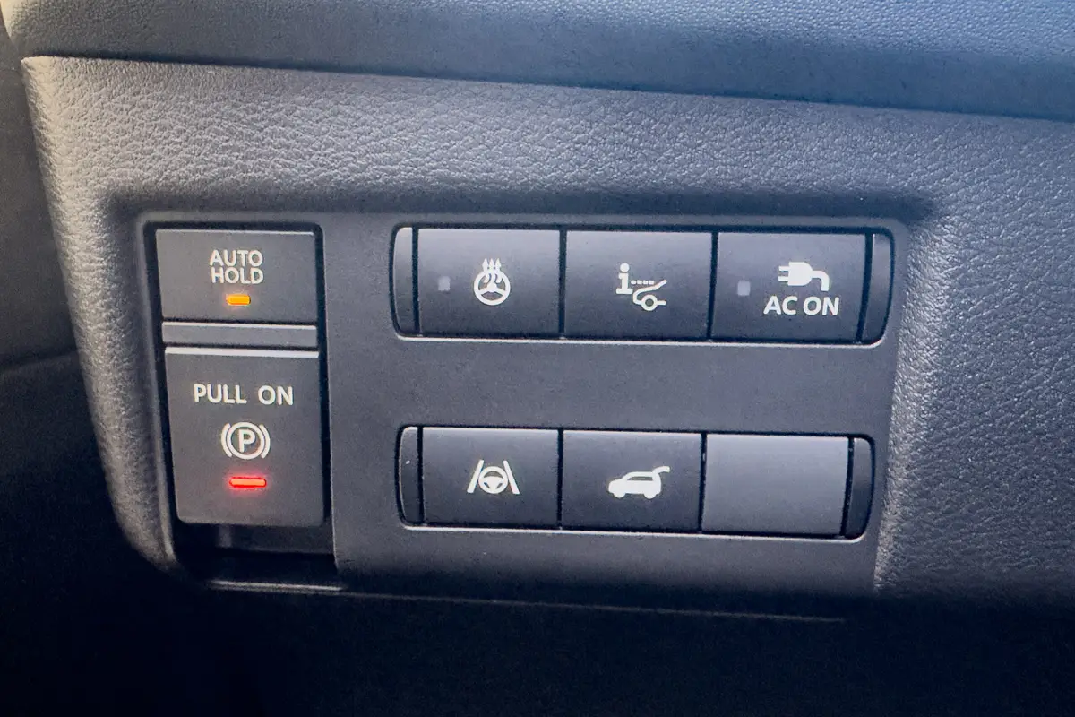 nissan leaf 2026 25 interior dashboard controls scaled jpg