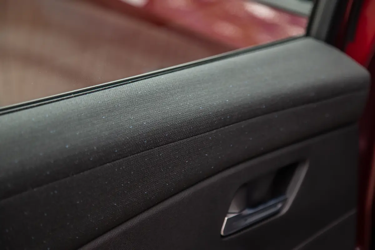 nissan leaf 2026 26 interior door jpg