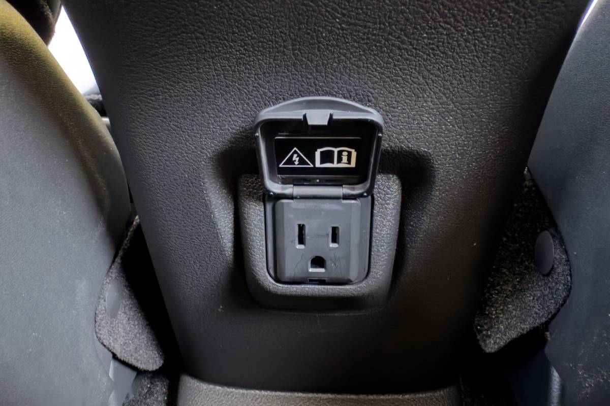 nissan leaf 2026 29 interior backseat outlet scaled jpg