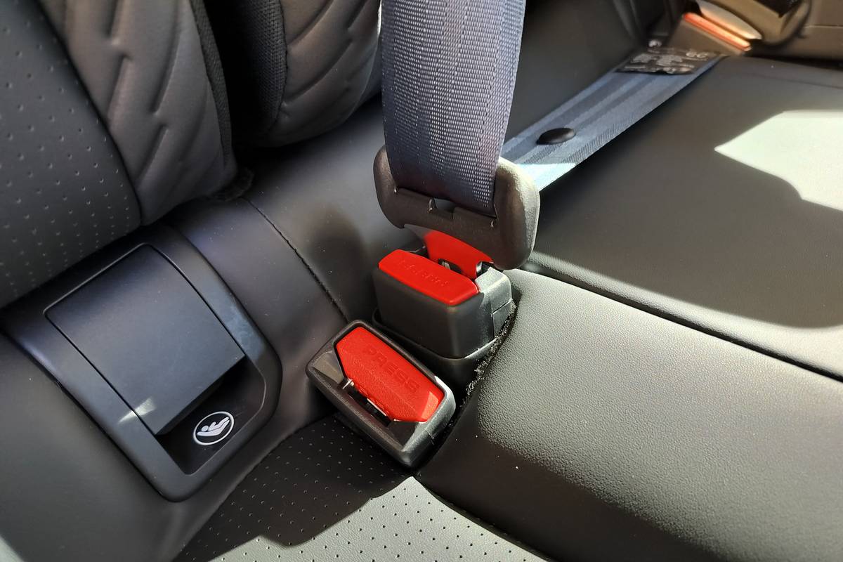 nissan leaf 2026 interior csc 05 jpg