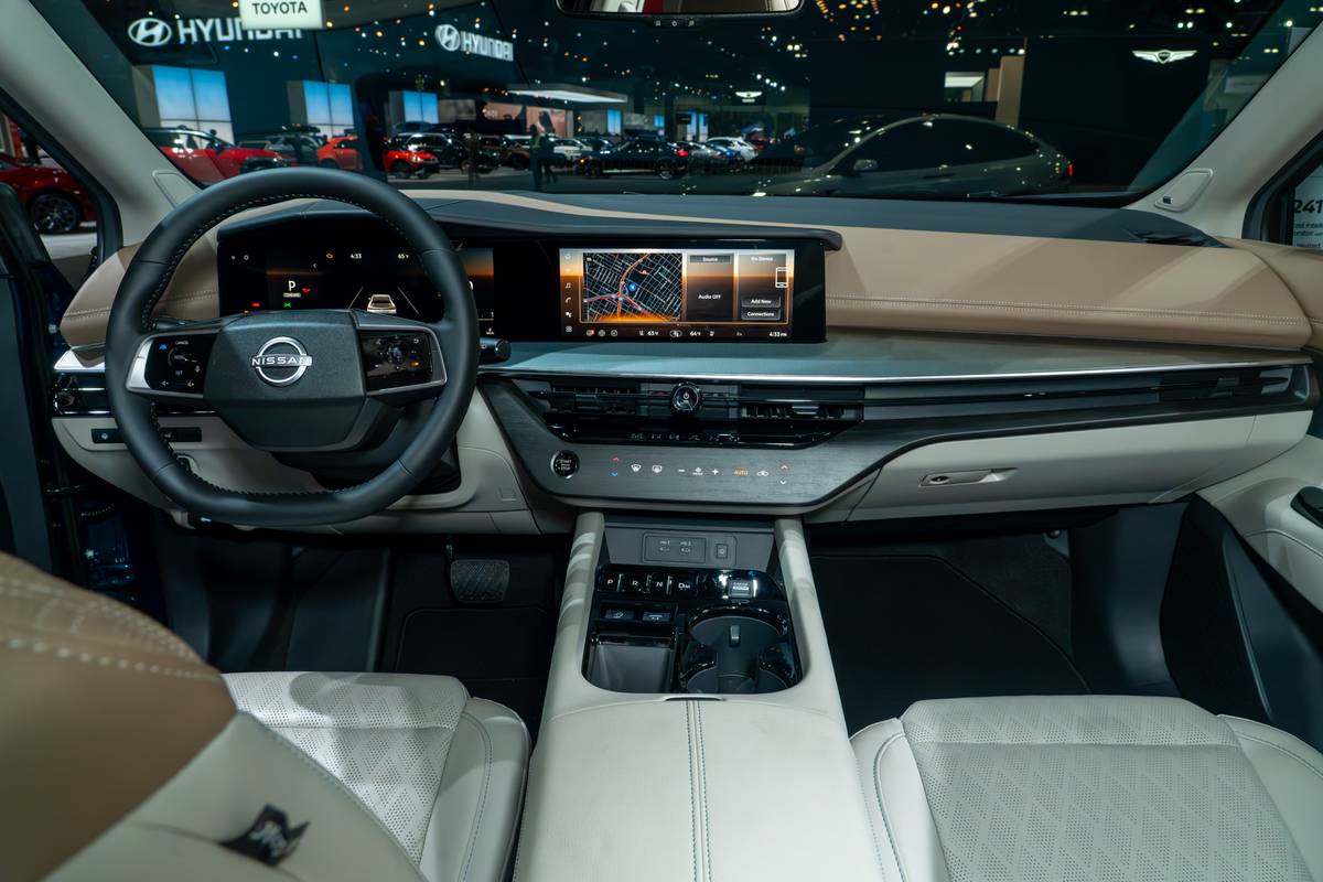 nissan murano 2025 08 interior front row jpg
