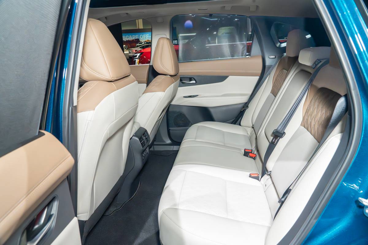 nissan murano 2025 16 interior backseat jpg