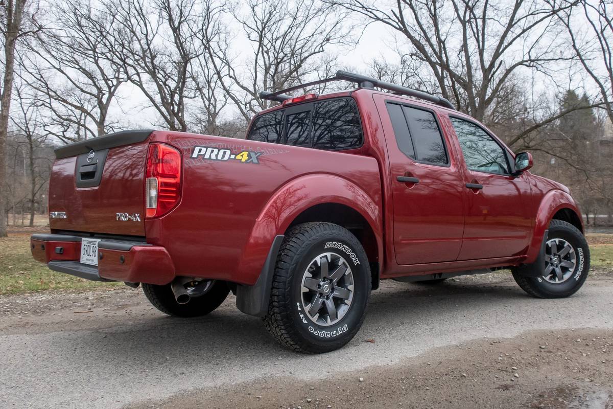 2020 nissan frontier pro 4x 7 pros and 4 cons news cars com 2020 nissan frontier pro 4x 7 pros and