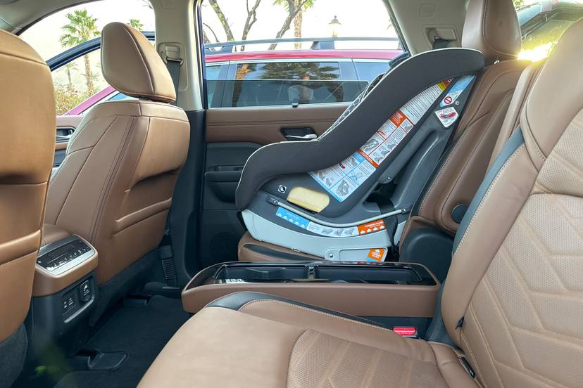 nissan-pathfinder-2024-interior-csc-03