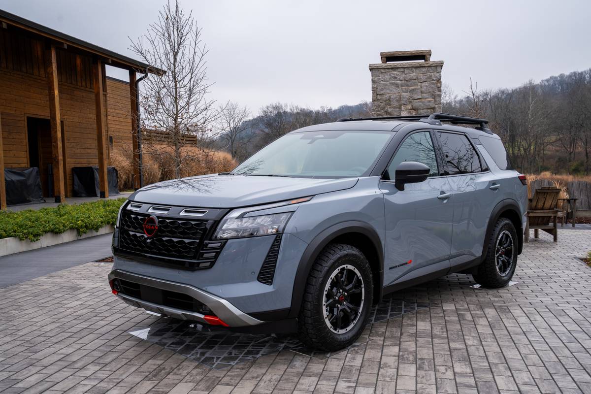 nissan pathfinder rock creek 2026 04 exterior front angle jpg