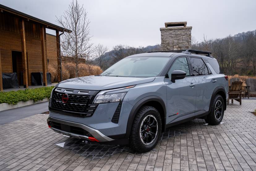 nissan-pathfinder-rock-creek-2026-04-exterior-front-angle