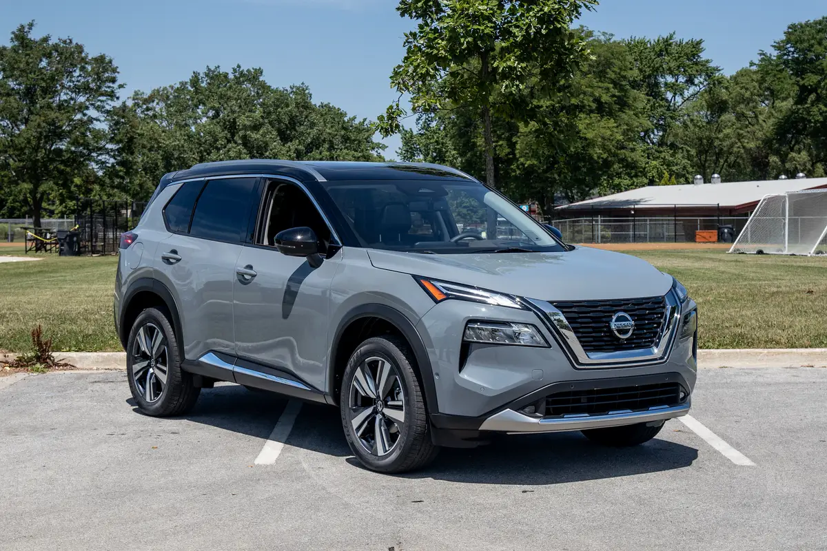 Nissan Rogue 2024 Boulder Gray Calla Corenda