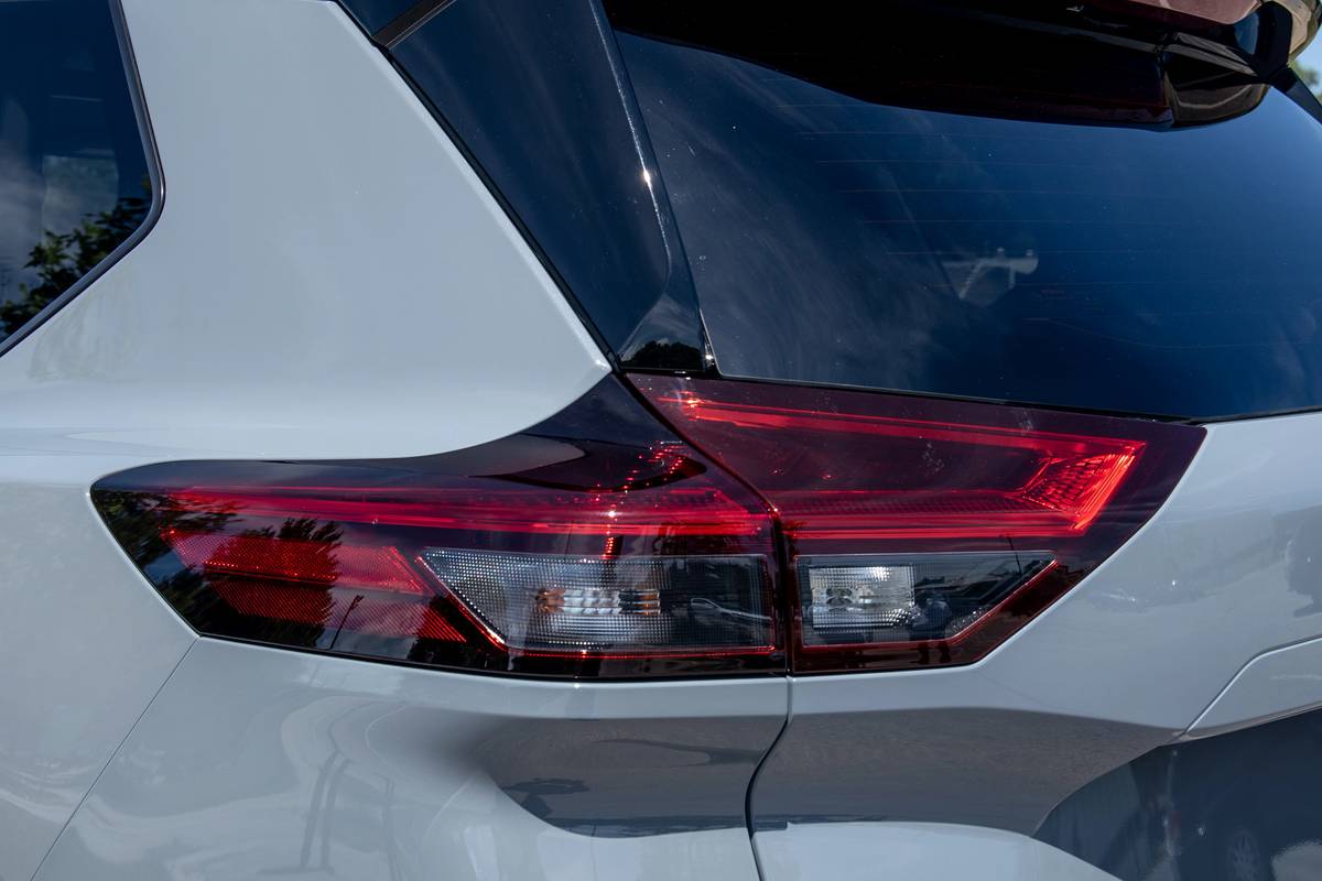 nissan rogue 2021 09 exterior grey taillights jpg