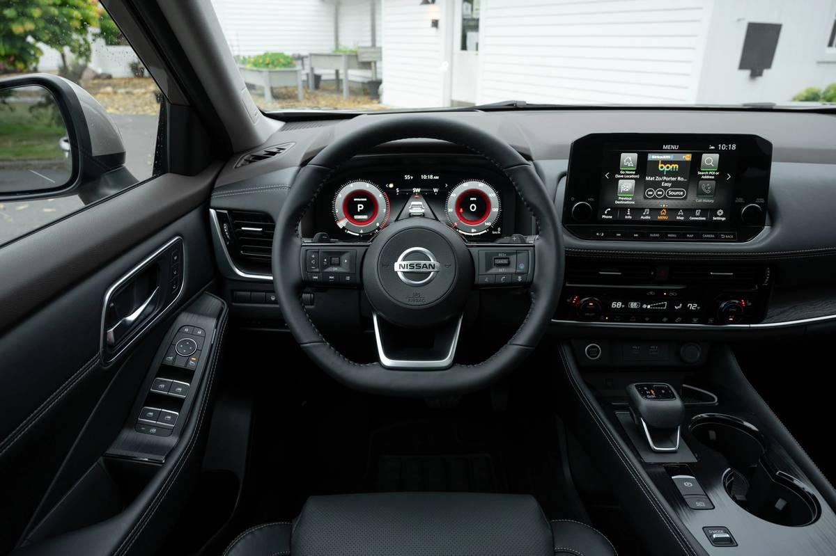 nissan rogue 2021 21 front row  interior  steering wheel jpg