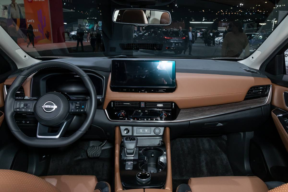 2024 Nissan Rogue Up Close Sleeker Looks, Upsized Touchscreen