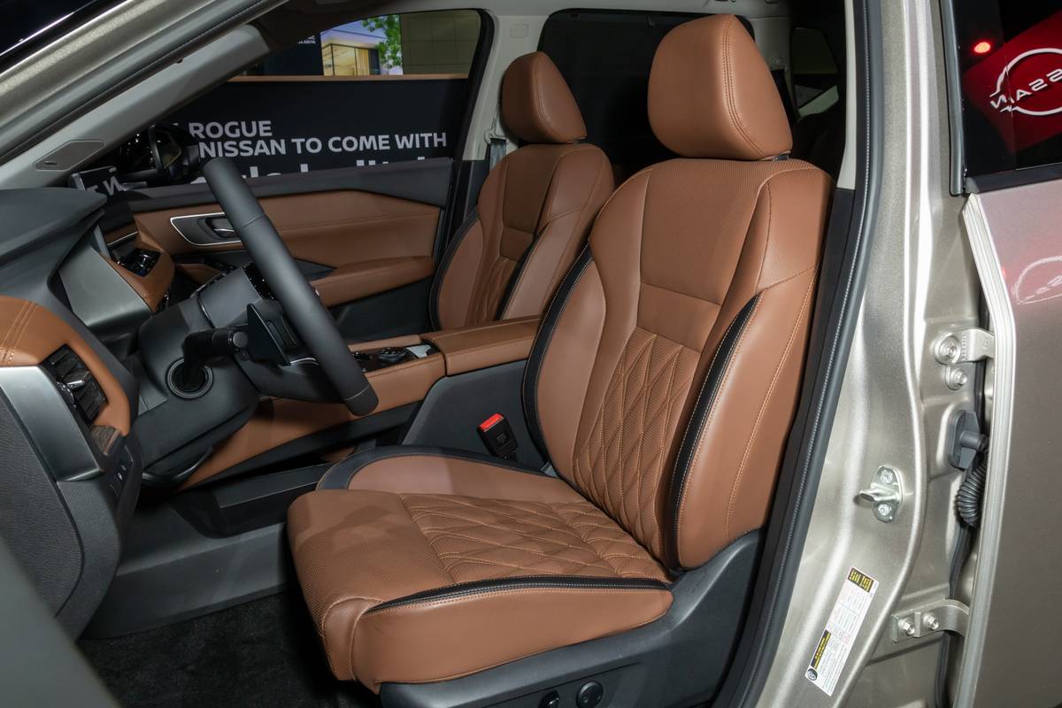 2024 Nissan Rogue Up Close Sleeker Looks Upsized Touchscreen Cars Com   Nissan Rogue 2024 11 Interior Front Row Seat 