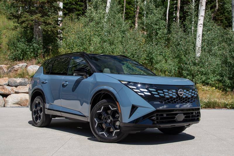 nissan-rogue-e-power-hybrid-2027-02-exterior-front-angle