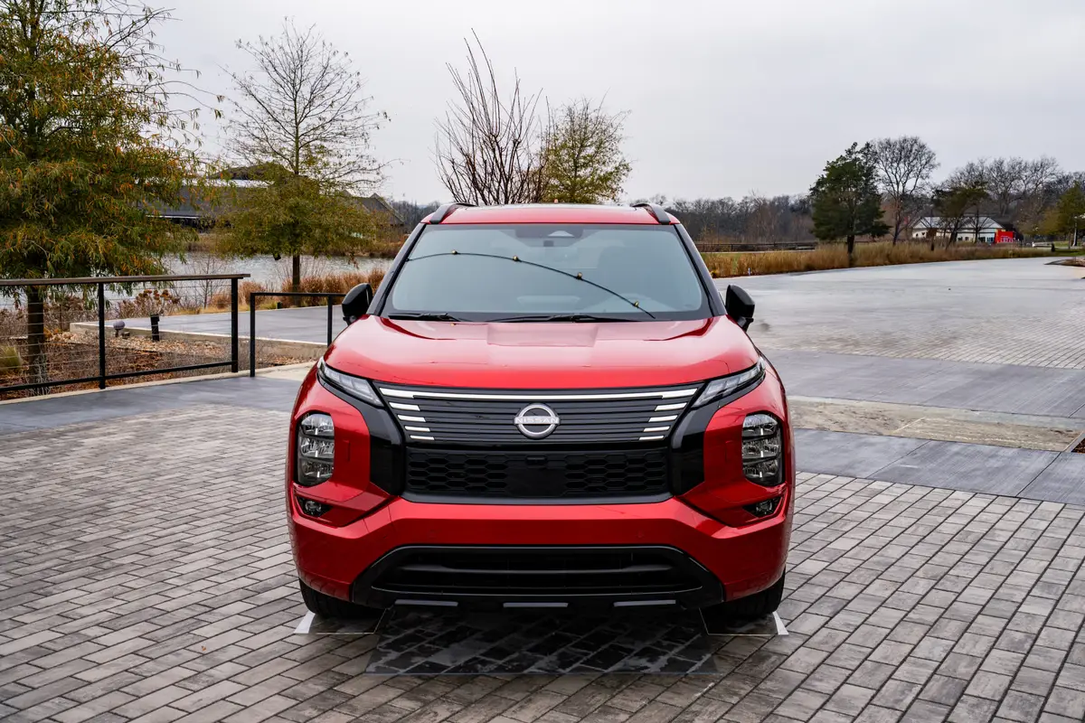 nissan rogue phev 2026 01 exterior front 1 scaled jpg