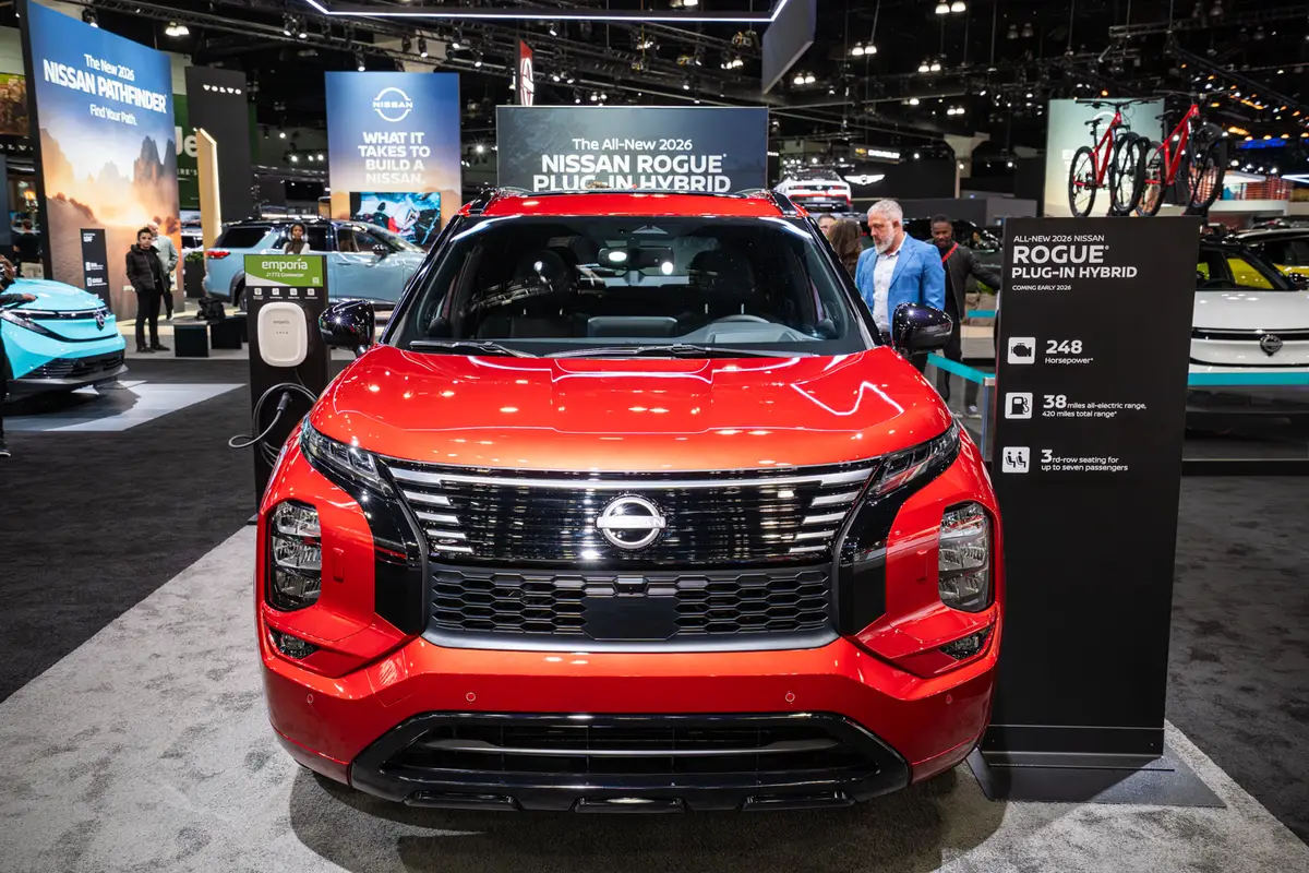 nissan rogue phev 2026 01 exterior front jpg