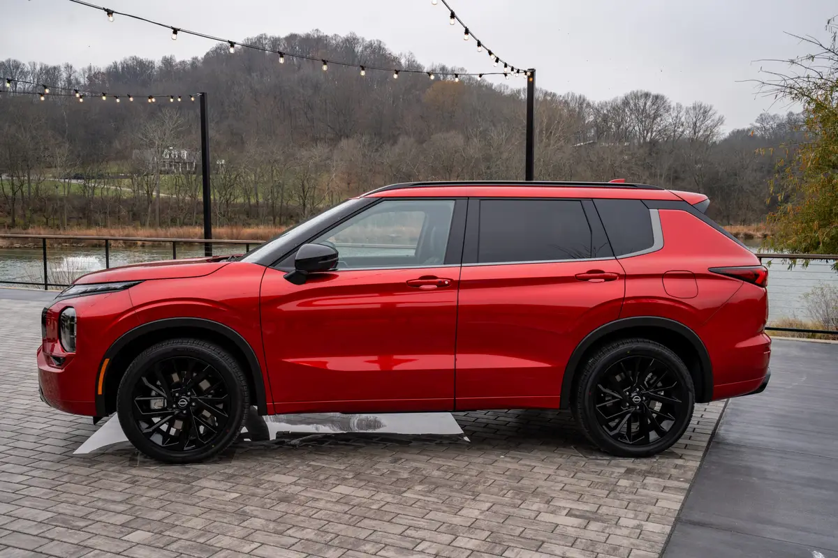 nissan rogue phev 2026 06 exterior profile scaled jpg