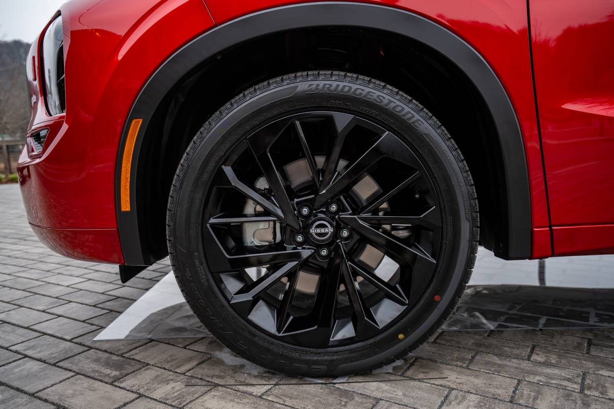 nissan rogue phev 2026 07 exterior wheel jpg