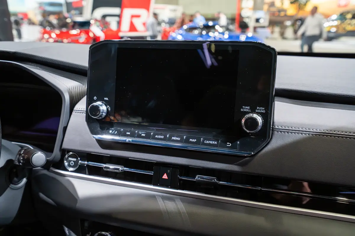 nissan rogue phev 2026 08 interior infotainment jpg