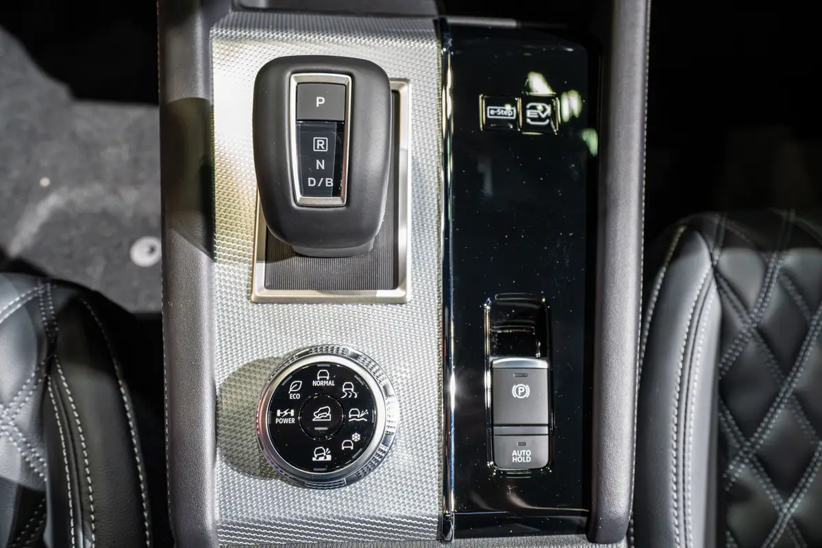 nissan rogue phev 2026 09 interior gear selector jpg