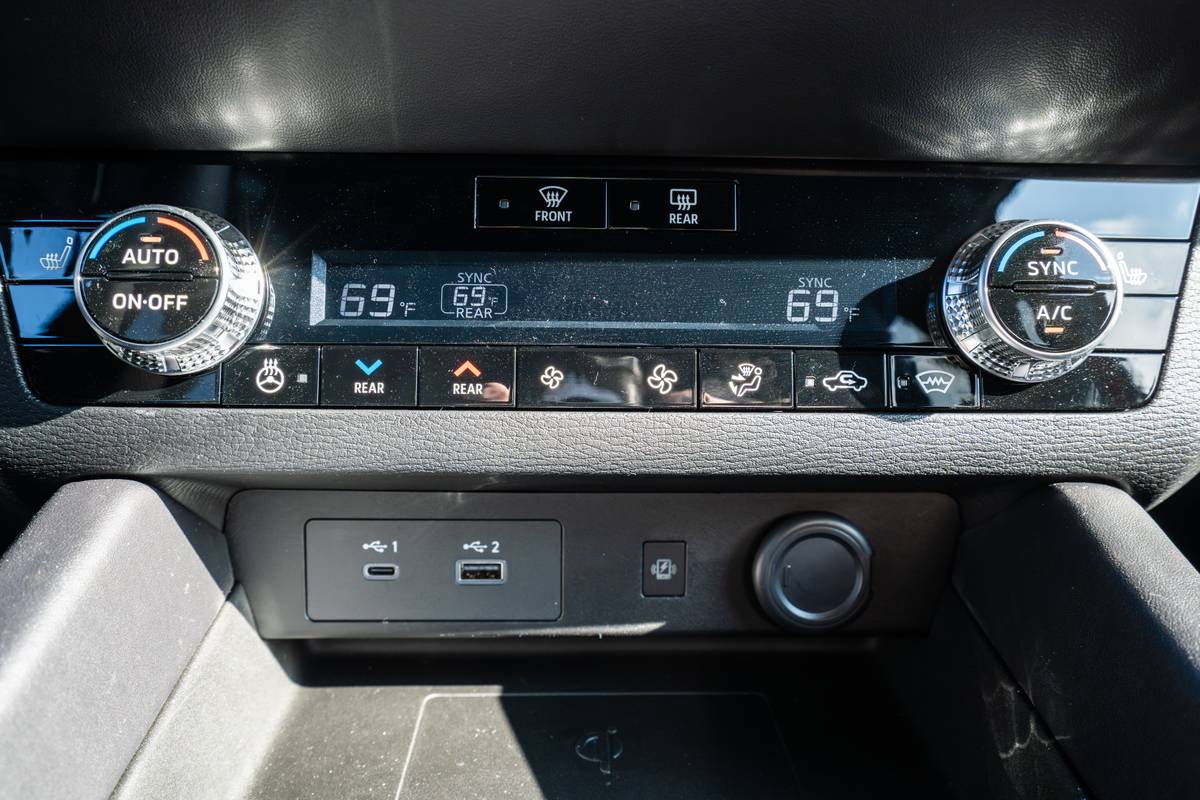 nissan rogue phev 2026 14 interior climate control jpg