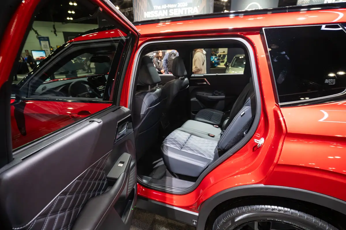 nissan rogue phev 2026 14 interior rear seat jpg