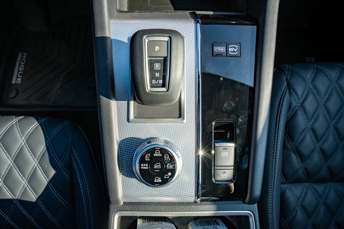 nissan rogue phev 2026 15 interior gear stalk jpg