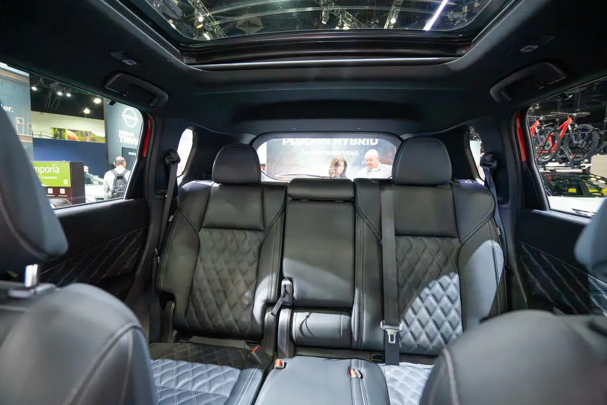 nissan rogue phev 2026 16 interior rear seats jpg