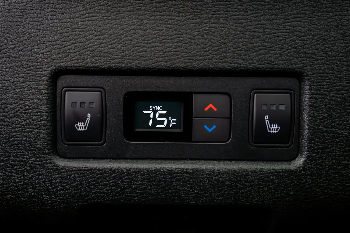 nissan rogue phev 2026 19 interior rear climate controls scaled jpg