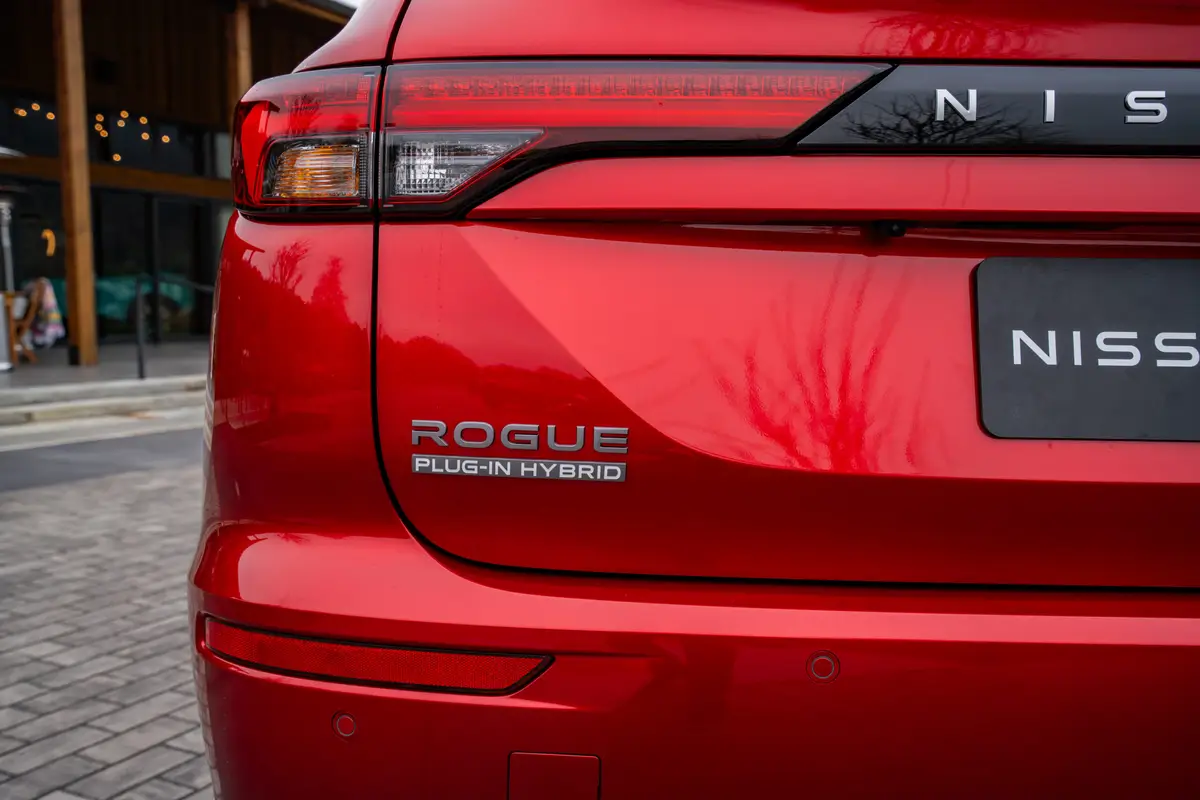 nissan rogue phev 2026 22 exterior rear badge scaled jpg